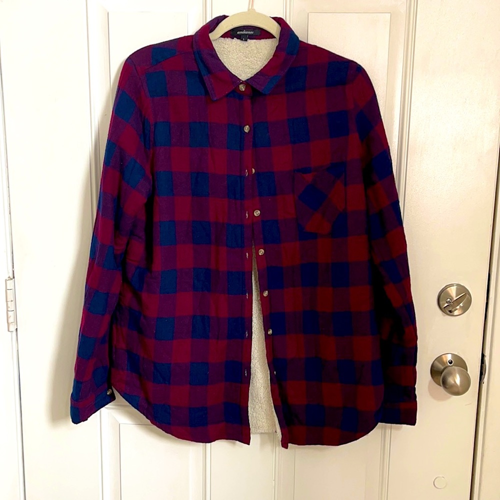 Worn twice, super CUTE cozy flannel/jacket!